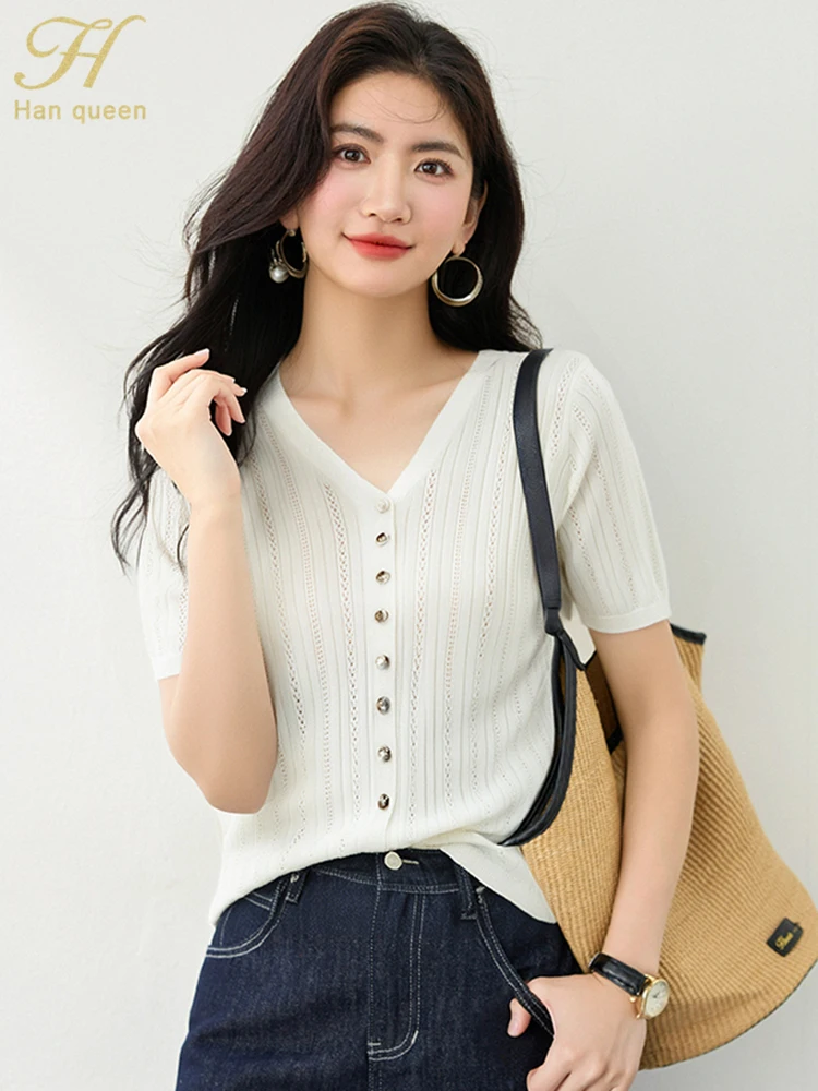 H Han Queen Chic V-Neck Short Cardigan Korean Fashion Simple Short Sleeve Korean Casual White/Black Summer Sweater Woman 2025
H Han Queen Chic V-Neck Short Cardigan Korean Fashion Simple Short Sleeve Korean Casual White/Black Summer Sweater Woman 2025