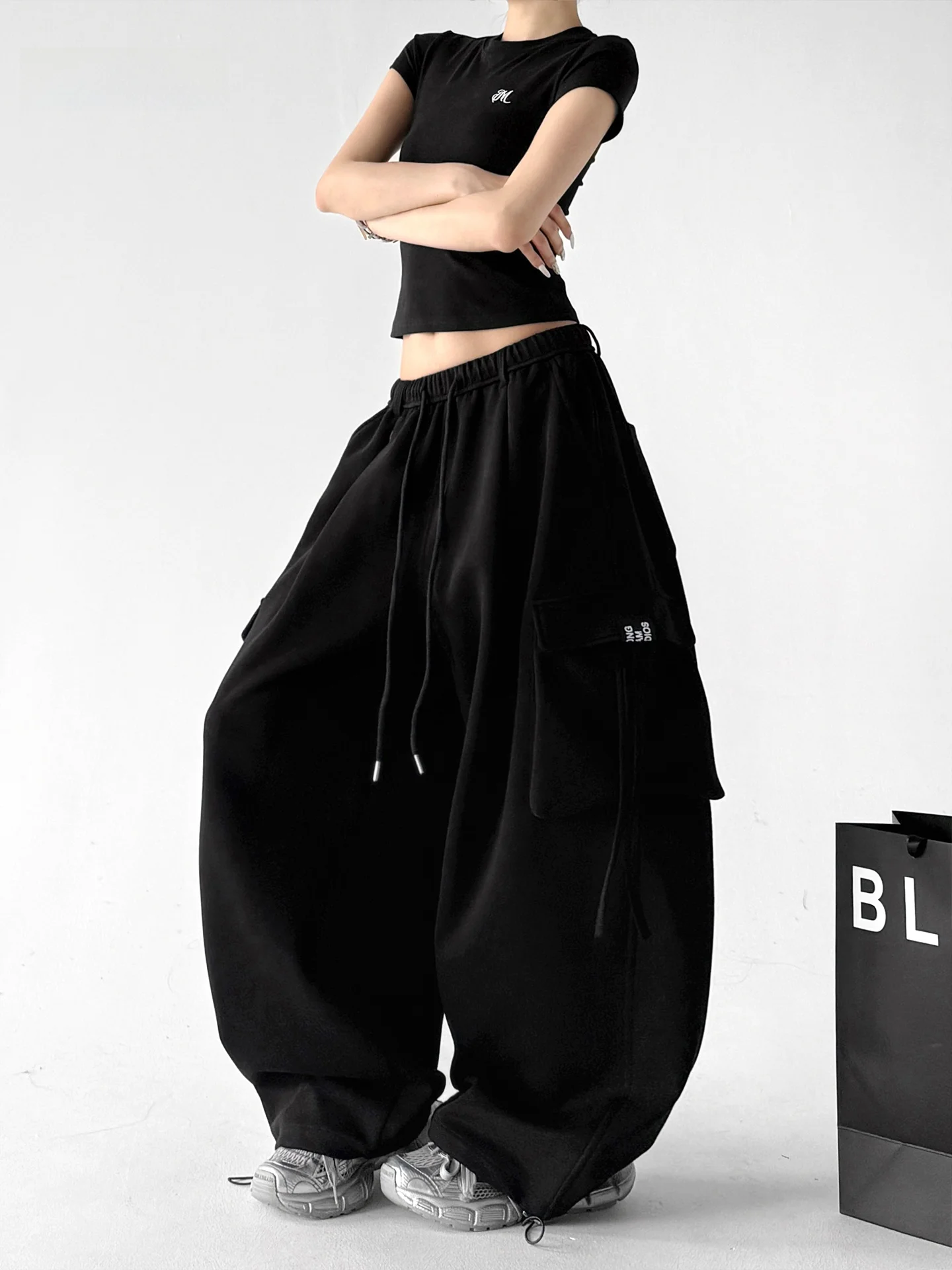 Black High Waist Wide Leg Sweatpants Women's Loose Multi-Pocket Workwear Pants Ladies Premium Sports Trousers Summer 2026
Black High Waist Wide Leg Sweatpants Women's Loose Multi-Pocket Workwear Pants Ladies Premium Sports Trousers Summer 2026