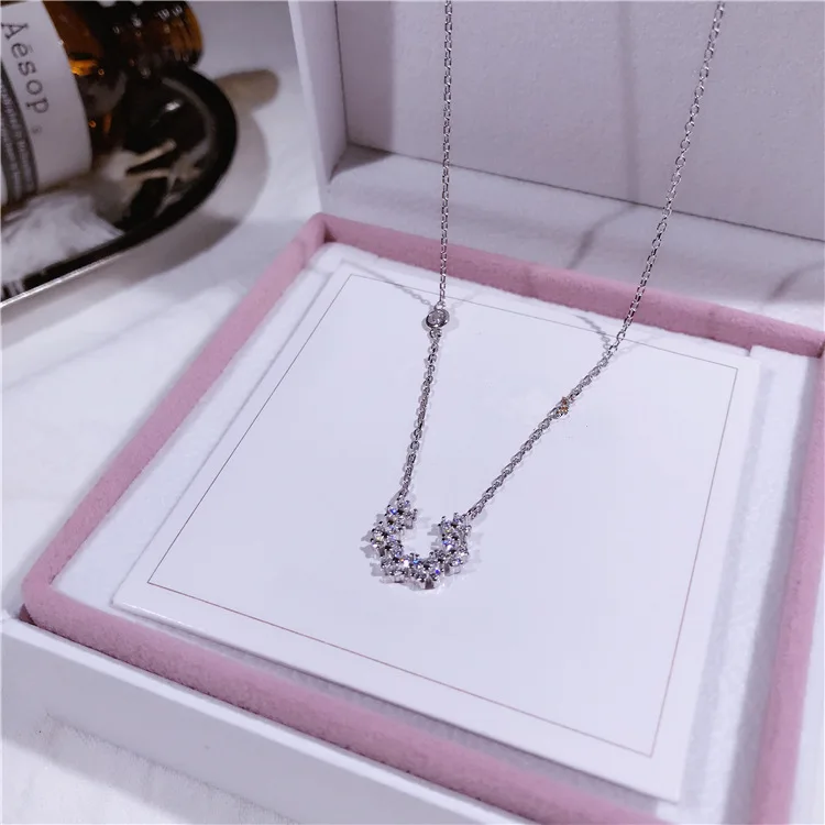 Trendy Designer Fashion Quality Sparkling Zircon Collar Real 925 Sterling Silver Luxury Letter U Simple Necklace
Trendy Designer Fashion Quality Sparkling Zircon Collar Real 925 Sterling Silver Luxury Letter U Simple Necklace