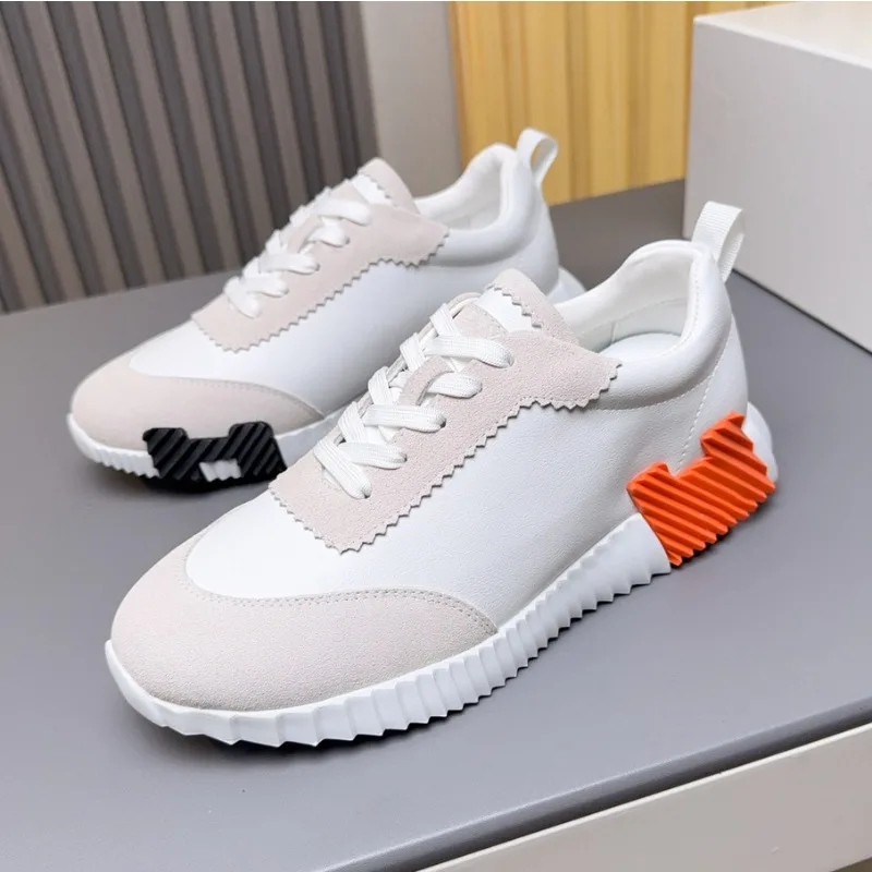 2026Men's and women's casual sneakers made of leather and mesh fabric, breathable, comfortable and versatile for all seasons
2026Men's and women's casual sneakers made of leather and mesh fabric, breathable, comfortable and versatile for all seasons