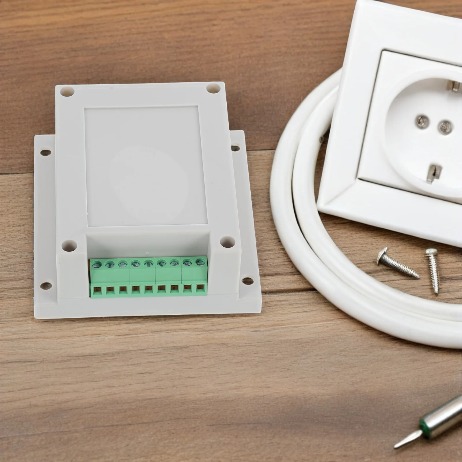 Railway Mount Junction Box ABS Plastic Waterproof Terminal Block Distribution Cabinet Parts Compact Size High Temp Resistance
Railway Mount Junction Box ABS Plastic Waterproof Terminal Block Distribution Cabinet Parts Compact Size High Temp Resistance