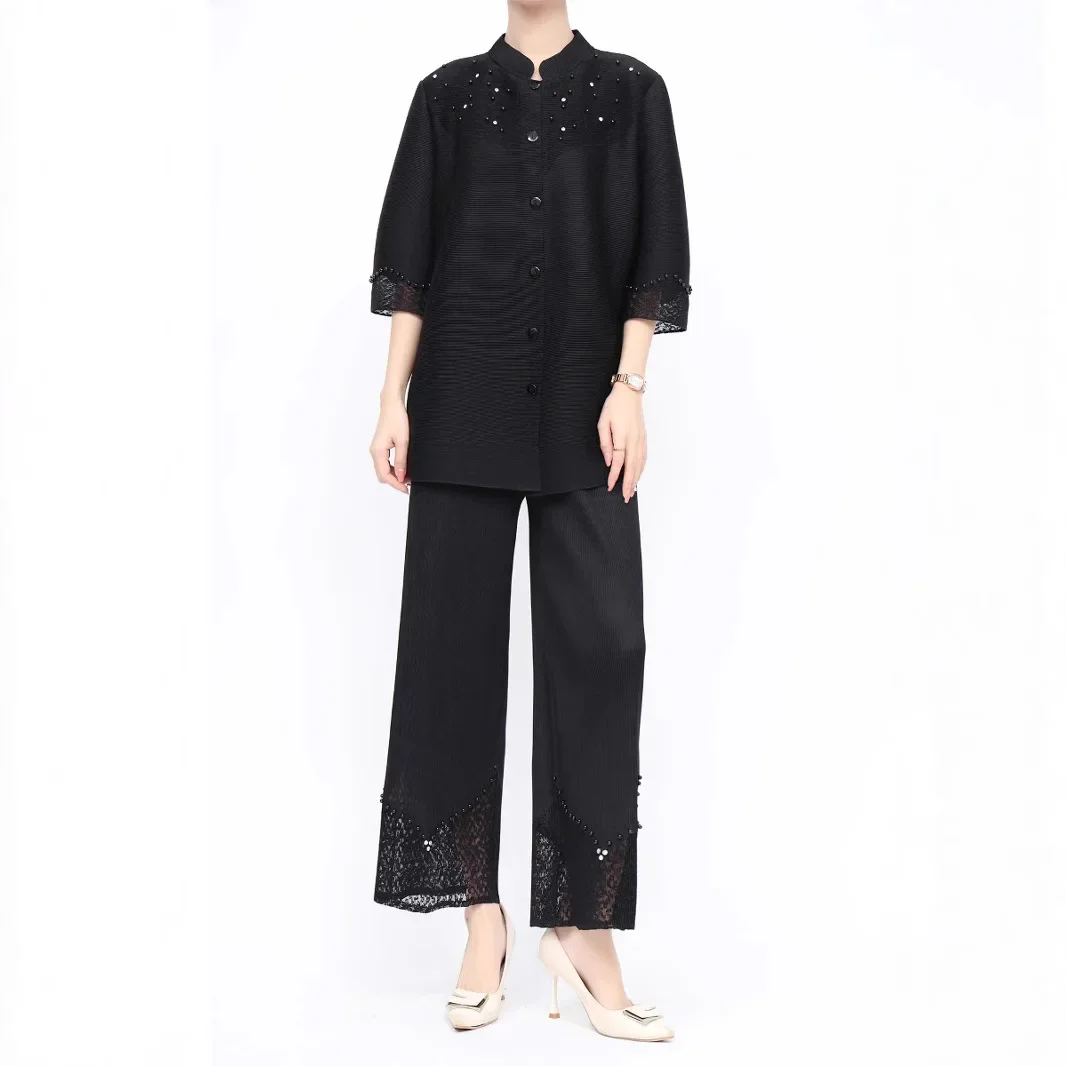 Pleated 2025 spring new set lace hollow splicing stand-up collar new Chinese top + high waist straight pants two-piece set
Pleated 2025 spring new set lace hollow splicing stand-up collar new Chinese top + high waist straight pants two-piece set