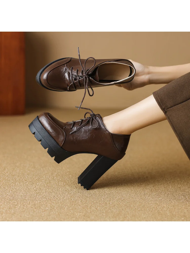 Женские туфли на высоком каблуке со шнуровкой, новые удобные женские туфли на толстом каблуке с глубоким вырезом, кожаные туфли на платформе и толстой подошве 
Женские туфли на высоком каблуке со шнуровкой, новые удобные женские туфли на толстом каблуке с глубоким вырезом, кожаные туфли на платформе и толстой подошве