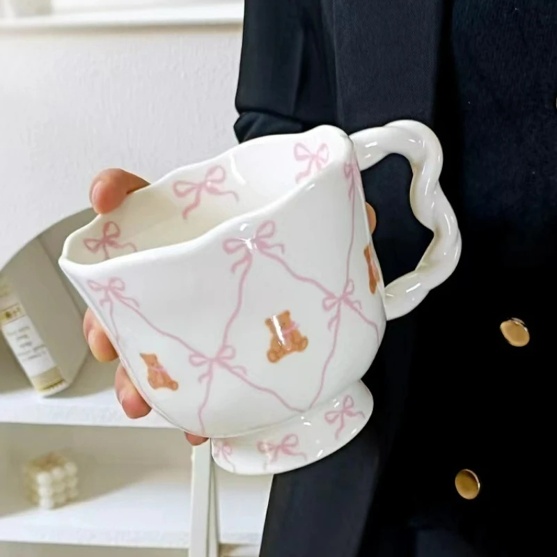 Керамическая кофейная кружка с розовым бантом, милый медведь, кавайная чашка для воды, чашка для завтрака, молока, домашний офис, мультяшная чашка для отдыха, подарок на день рождения, кружка
Керамическая кофейная кружка с розовым бантом, милый медведь, кавайная чашка для воды, чашка для завтрака, молока, домашний офис, мультяшная чашка для отдыха, подарок на день рождения, кружка