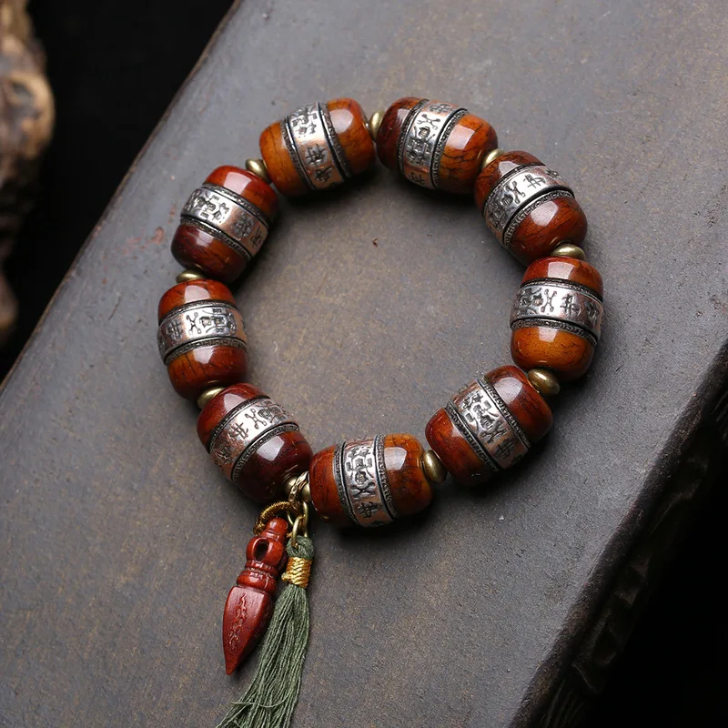 Tibetan style reflux yak bone old silver inlaid carved amulet bracelet single circle rotatable Vajra staff accessory
Tibetan style reflux yak bone old silver inlaid carved amulet bracelet single circle rotatable Vajra staff accessory