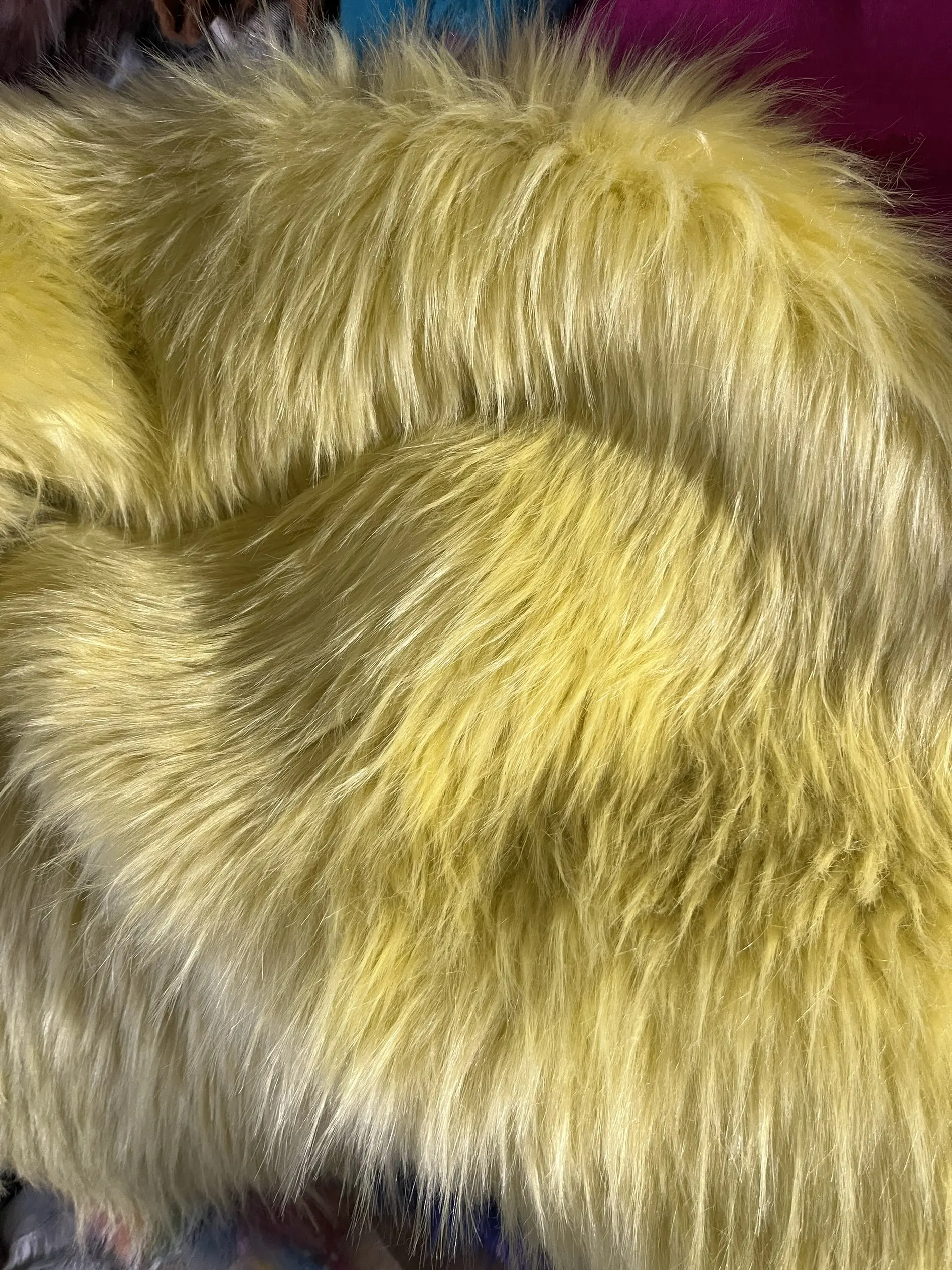 Высококачественная плотная ткань из искусственного меха енота, утолщенная ткань из искусственного меха, фетровая ткань, материалы для одежды
Высококачественная плотная ткань из искусственного меха енота, утолщенная ткань из искусственного меха, фетровая ткань, материалы для одежды