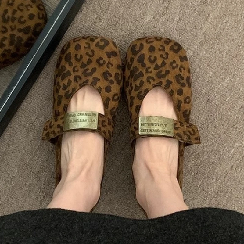 Leopard Print Women Loafers Sport Shoes Flats Casual Sandals 2025 Summer New Fashion Running Shoes Retro Ballet Mujer Zapatos
Leopard Print Women Loafers Sport Shoes Flats Casual Sandals 2025 Summer New Fashion Running Shoes Retro Ballet Mujer Zapatos