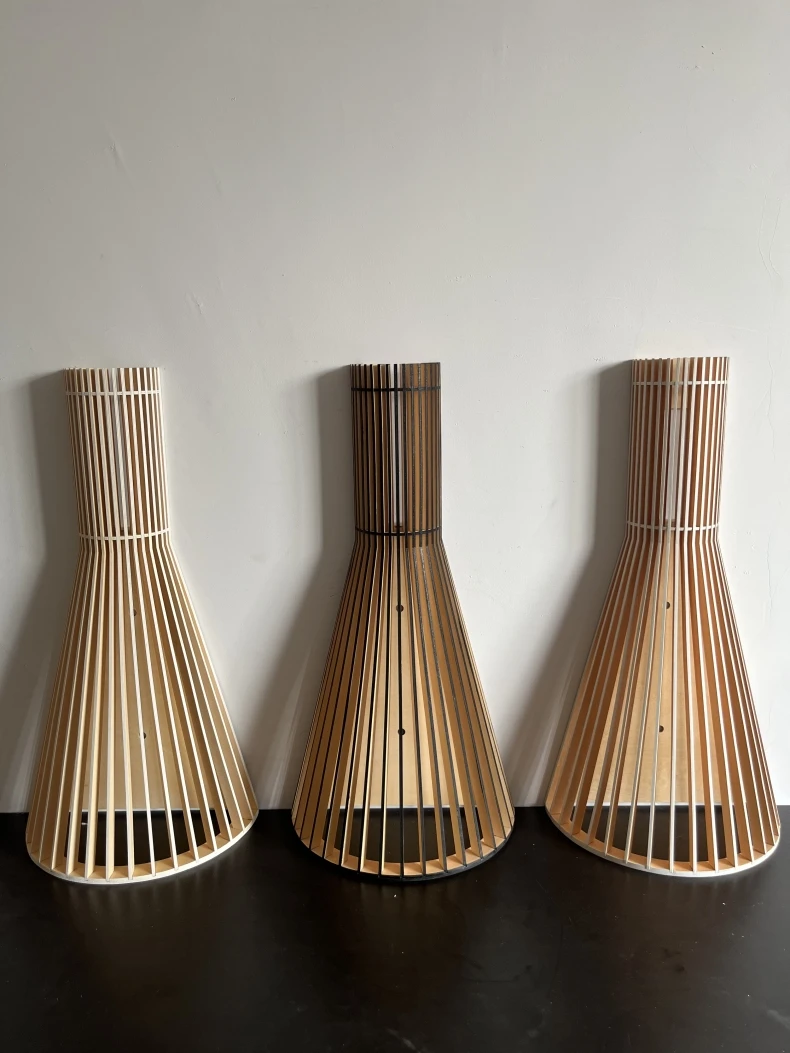 Classic Solid Wood Wall Lamps Sconce Light with E27 Bulb for Living Room Corridor Entrance
Classic Solid Wood Wall Lamps Sconce Light with E27 Bulb for Living Room Corridor Entrance