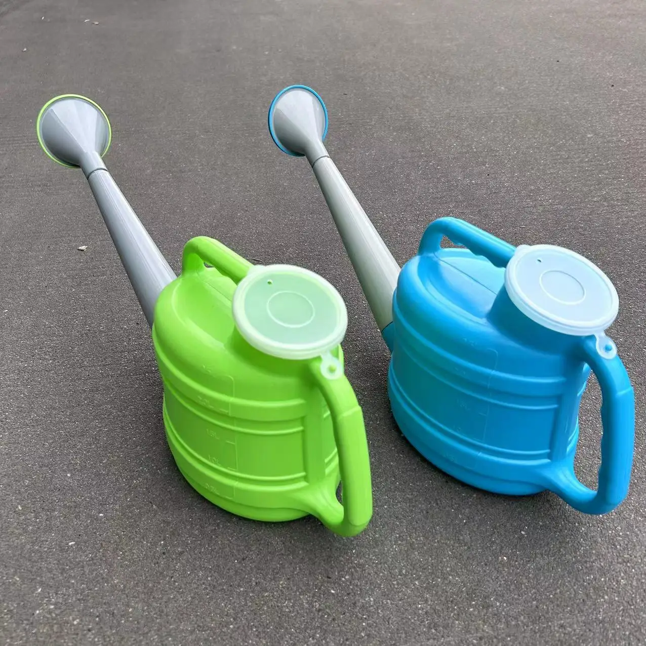 Hot Selling 2.5-liter Large Capacity Garden Watering Can Long Mouth Manual Garden Sprayer
Hot Selling 2.5-liter Large Capacity Garden Watering Can Long Mouth Manual Garden Sprayer