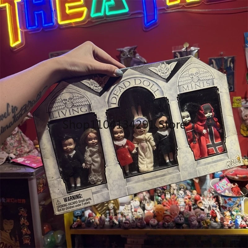 Original 2002 Mezco Living Dead Dolls Mini Complete Set Action Figures Children's Toys Collectible Birthday Gift
Original 2002 Mezco Living Dead Dolls Mini Complete Set Action Figures Children's Toys Collectible Birthday Gift