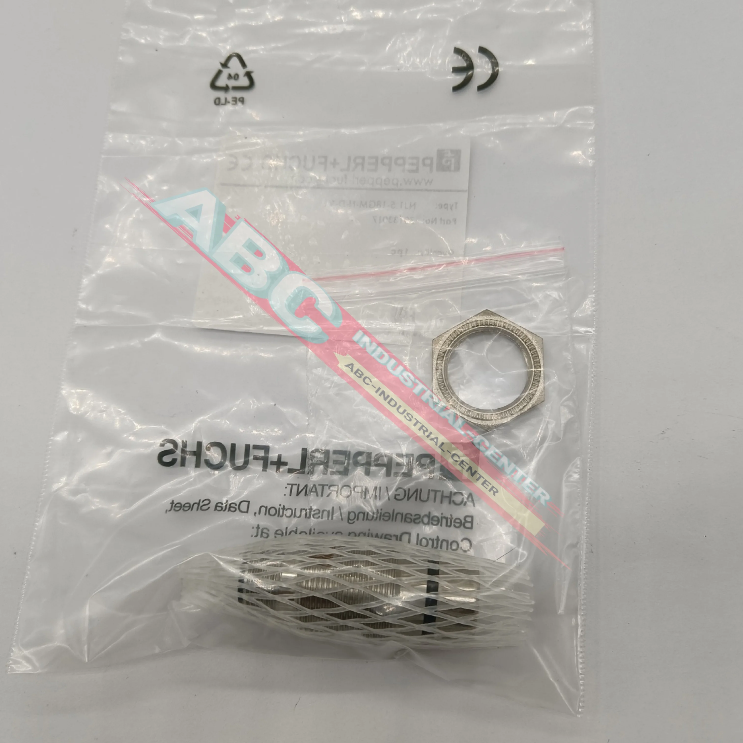 Новый оригинальный датчик приближения UC4000-30GM-IUR2-V15
Новый оригинальный датчик приближения UC4000-30GM-IUR2-V15