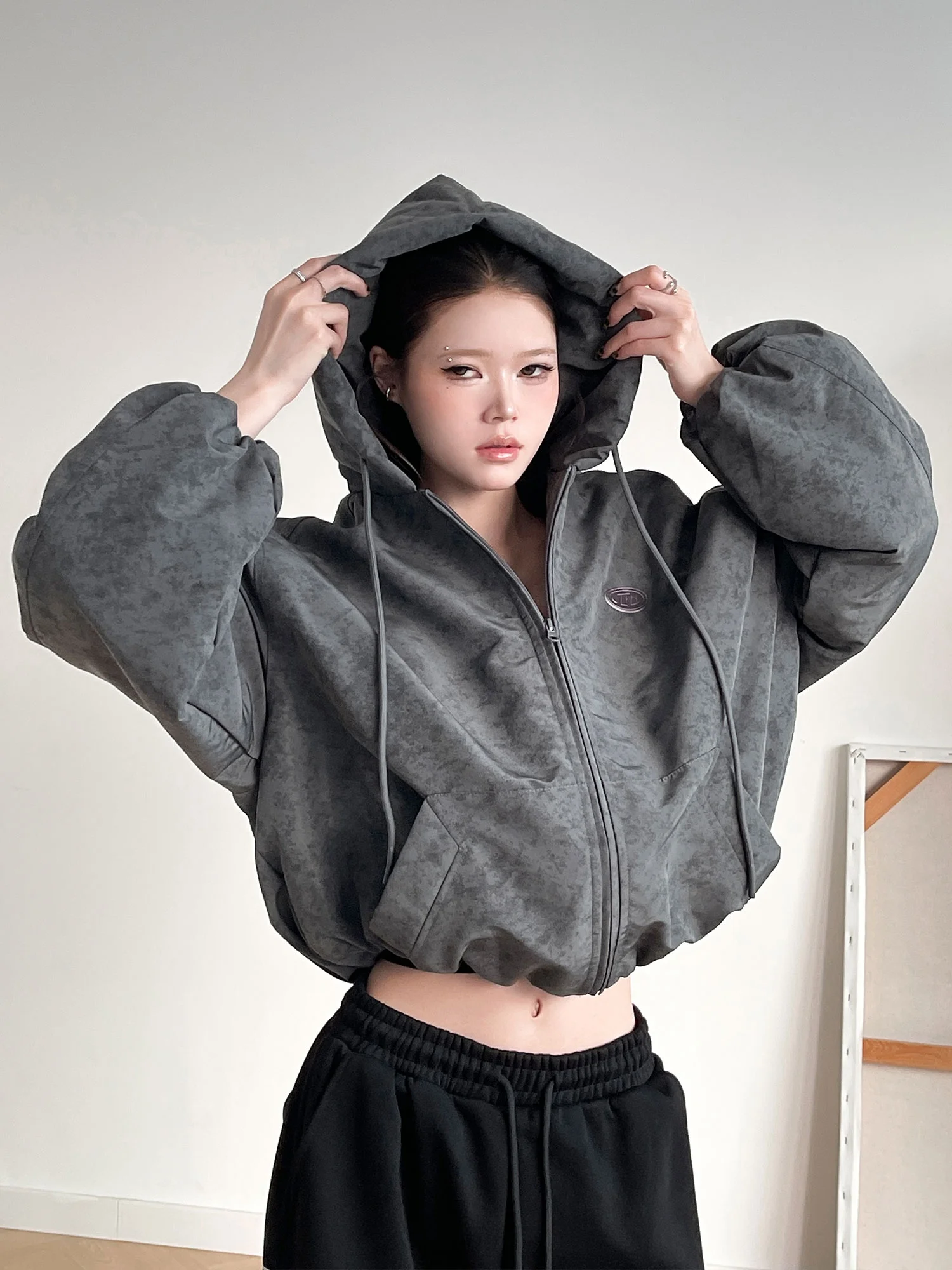 Inbeshowroom American Retro Winter Short Wide Hooded Cotton Jacket Women's Shape Thickened Warm Cotton Clothes Nylon Fabric
Inbeshowroom American Retro Winter Short Wide Hooded Cotton Jacket Women's Shape Thickened Warm Cotton Clothes Nylon Fabric