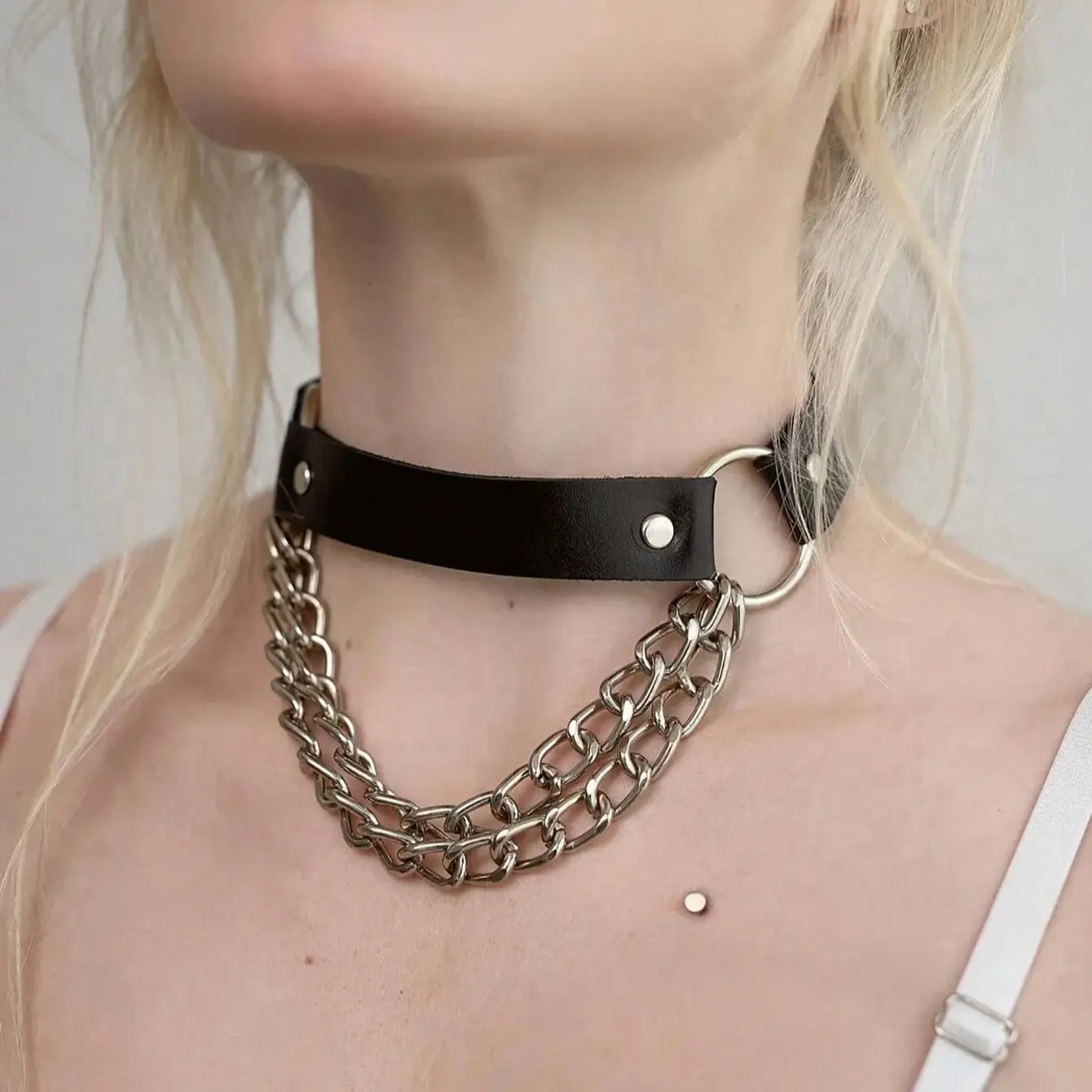1PC Punk Rock Gothic PU Leather Necklace Heart Round Spike Rivet Collar Studded Choker Chain Necklace Handmade Body Jewelry
1PC Punk Rock Gothic PU Leather Necklace Heart Round Spike Rivet Collar Studded Choker Chain Necklace Handmade Body Jewelry