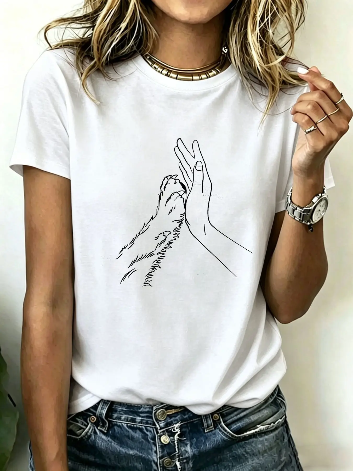 180-gram pure cotton Plus-size women's T-shirt featuring a tender hand and wolf illustration, comfortable, breathable, stylis
180-gram pure cotton Plus-size women's T-shirt featuring a tender hand and wolf illustration, comfortable, breathable, stylis