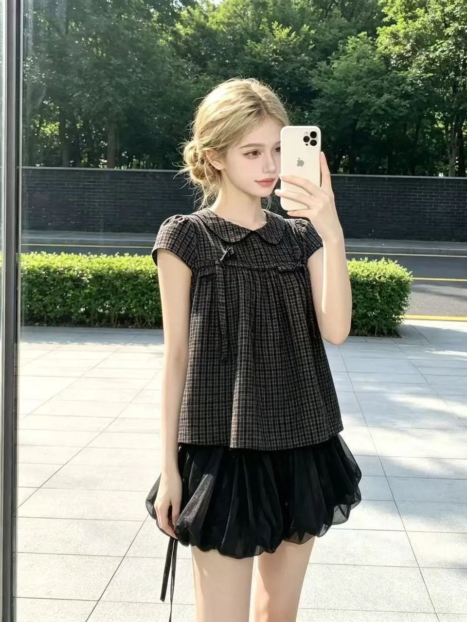 Retro Plaid Doll Collar Short Sleeve Shirt Women Summer New Style Ageless Loose Top French Style Loose Fit Thin Material
Retro Plaid Doll Collar Short Sleeve Shirt Women Summer New Style Ageless Loose Top French Style Loose Fit Thin Material