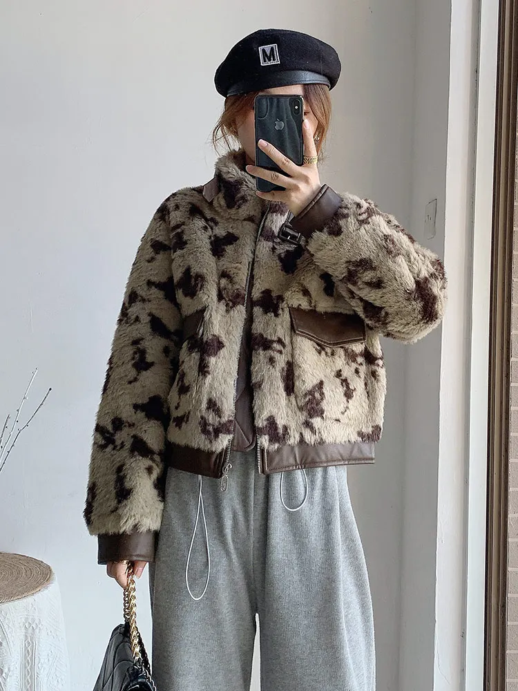 Plush Jacket Women Winter Short 2023 New Korean Version of Loose Lamb Wool Faux Fur Leopard Print Fur Coat Women Winter B133
Plush Jacket Women Winter Short 2023 New Korean Version of Loose Lamb Wool Faux Fur Leopard Print Fur Coat Women Winter B133