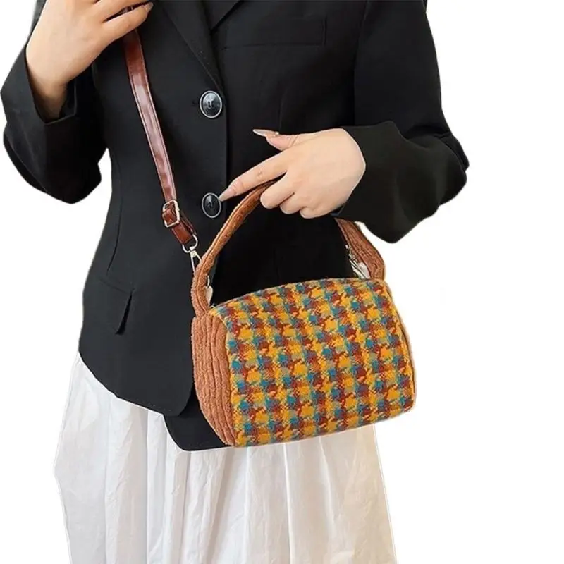 D46D Houndtooth Small Handbag Vintage Woolen Crossbody Bag Purse for Girls and Women
D46D Houndtooth Small Handbag Vintage Woolen Crossbody Bag Purse for Girls and Women