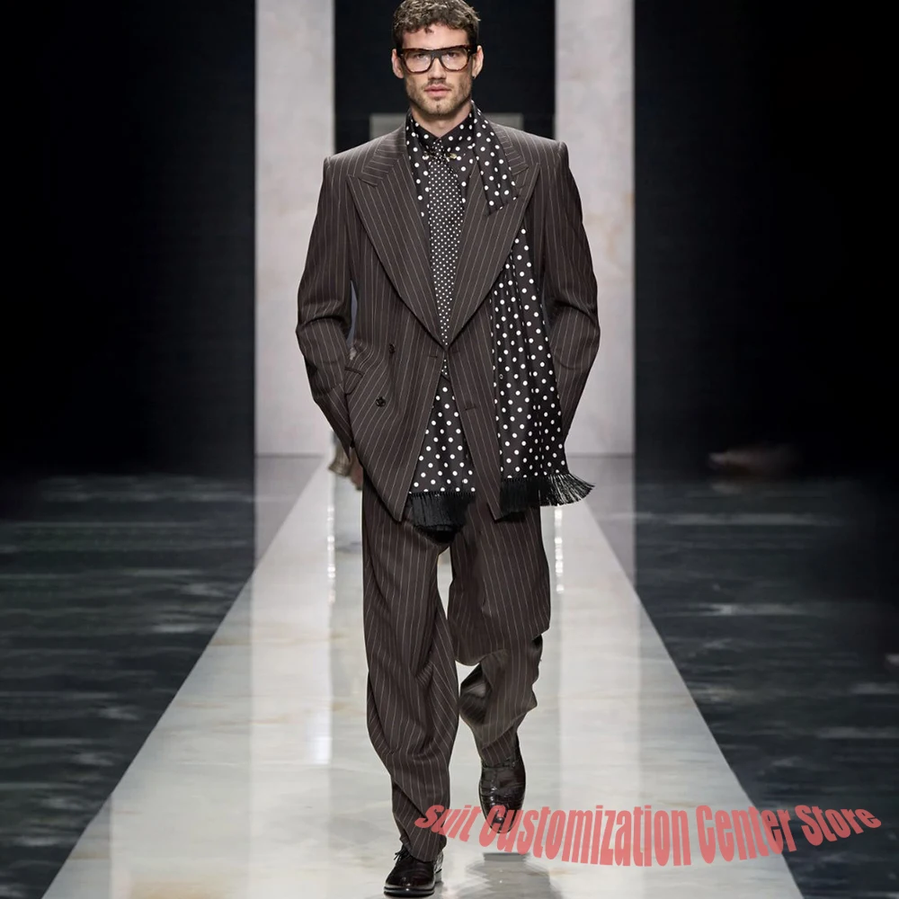 Elegant Men's Brown Pinstripe Oversized Suits Double-Breasted Wide Peaked Lapel 2Piece Set Streetwear Style Casual Formal Outfit
Elegant Men's Brown Pinstripe Oversized Suits Double-Breasted Wide Peaked Lapel 2Piece Set Streetwear Style Casual Formal Outfit