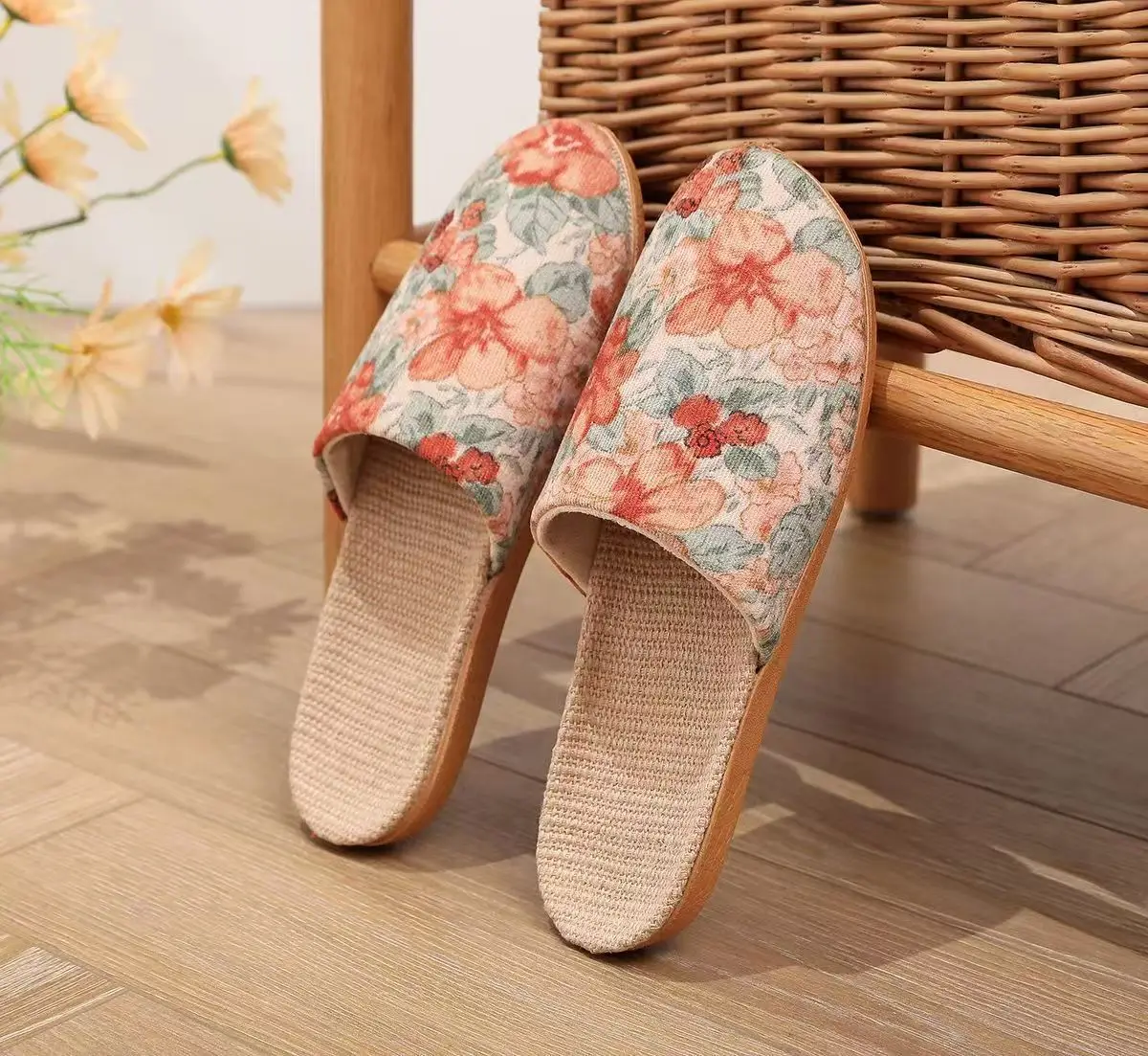 Woman's Summer New Baotou Print Linen Slippers Soft Sole Non Slip Lightweight Breathable Home Slippers Wood Floor Silent Slipper
Woman's Summer New Baotou Print Linen Slippers Soft Sole Non Slip Lightweight Breathable Home Slippers Wood Floor Silent Slipper