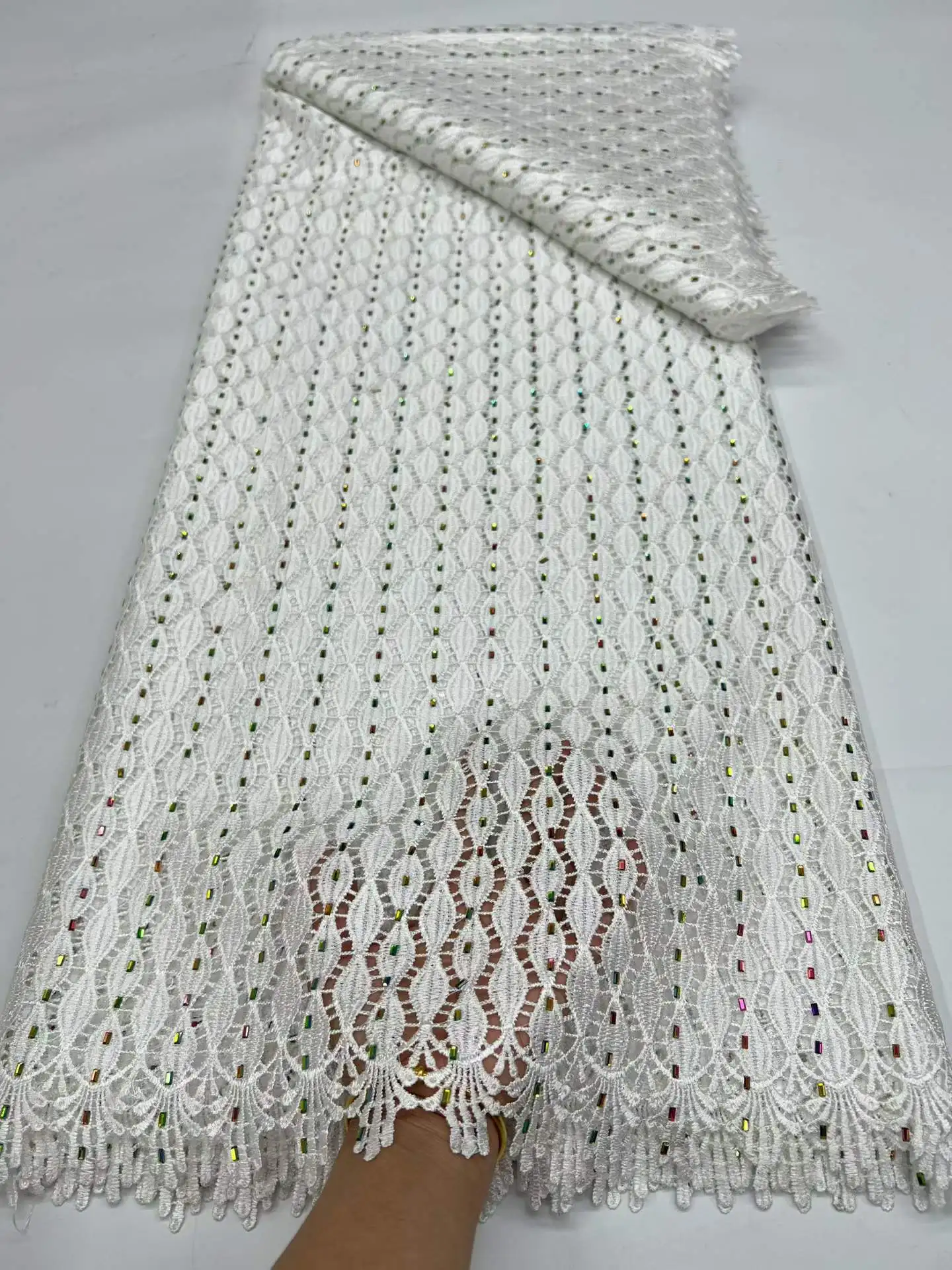 High-Quality African Cord Guipure Lace Fabric 2026 French Asoebi Chantilly Water Soluble for Party Dresses
High-Quality African Cord Guipure Lace Fabric 2026 French Asoebi Chantilly Water Soluble for Party Dresses