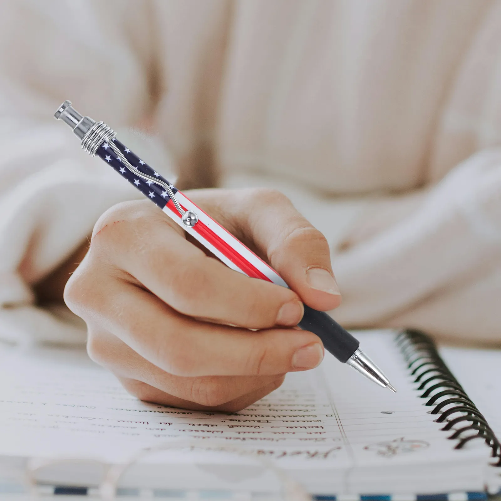 24Pcs American Flag Ballpoint Pens Retractable Black Ink Smooth Writing for School Office Home Patriotic Party Favors
24Pcs American Flag Ballpoint Pens Retractable Black Ink Smooth Writing for School Office Home Patriotic Party Favors