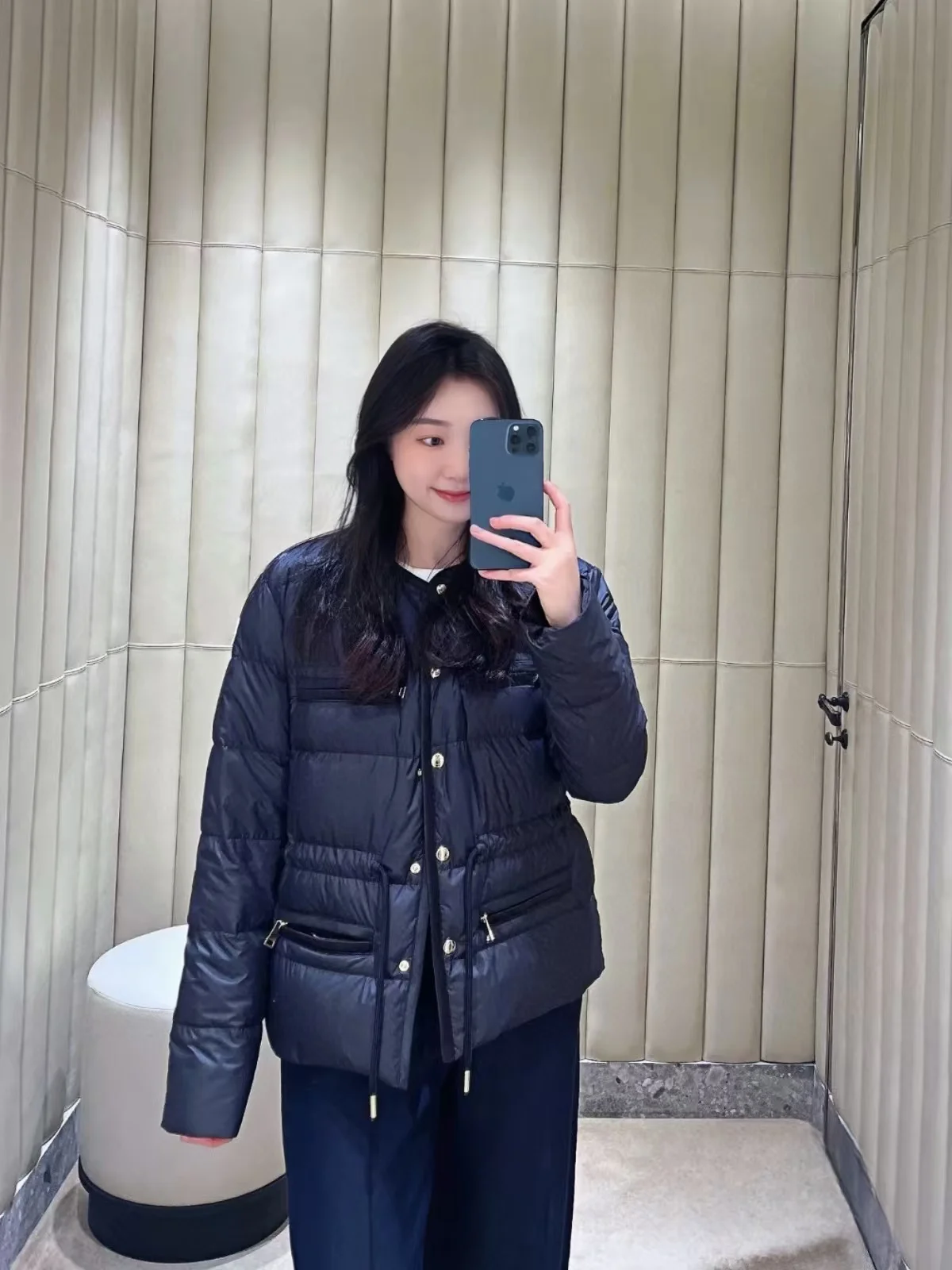 Kaki Brown Waist-Cinching down Jacket round Neck Button Loose Belt Pocket Design Women's Fashion Straight Cut High Temperatur...
Kaki Brown Waist-Cinching down Jacket round Neck Button Loose Belt Pocket Design Women's Fashion Straight Cut High Temperatur...