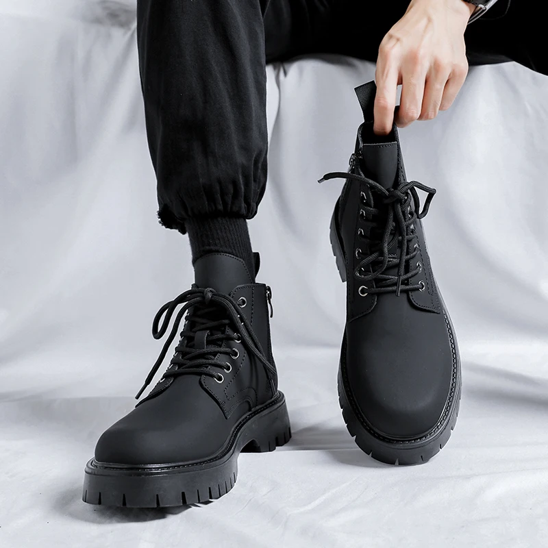 2023 Genuine Leather Mid Top Boots Men Platform Thick Sole Classic Black British Style Chelsea Boots High-top Men Punk Shoes
2023 Genuine Leather Mid Top Boots Men Platform Thick Sole Classic Black British Style Chelsea Boots High-top Men Punk Shoes