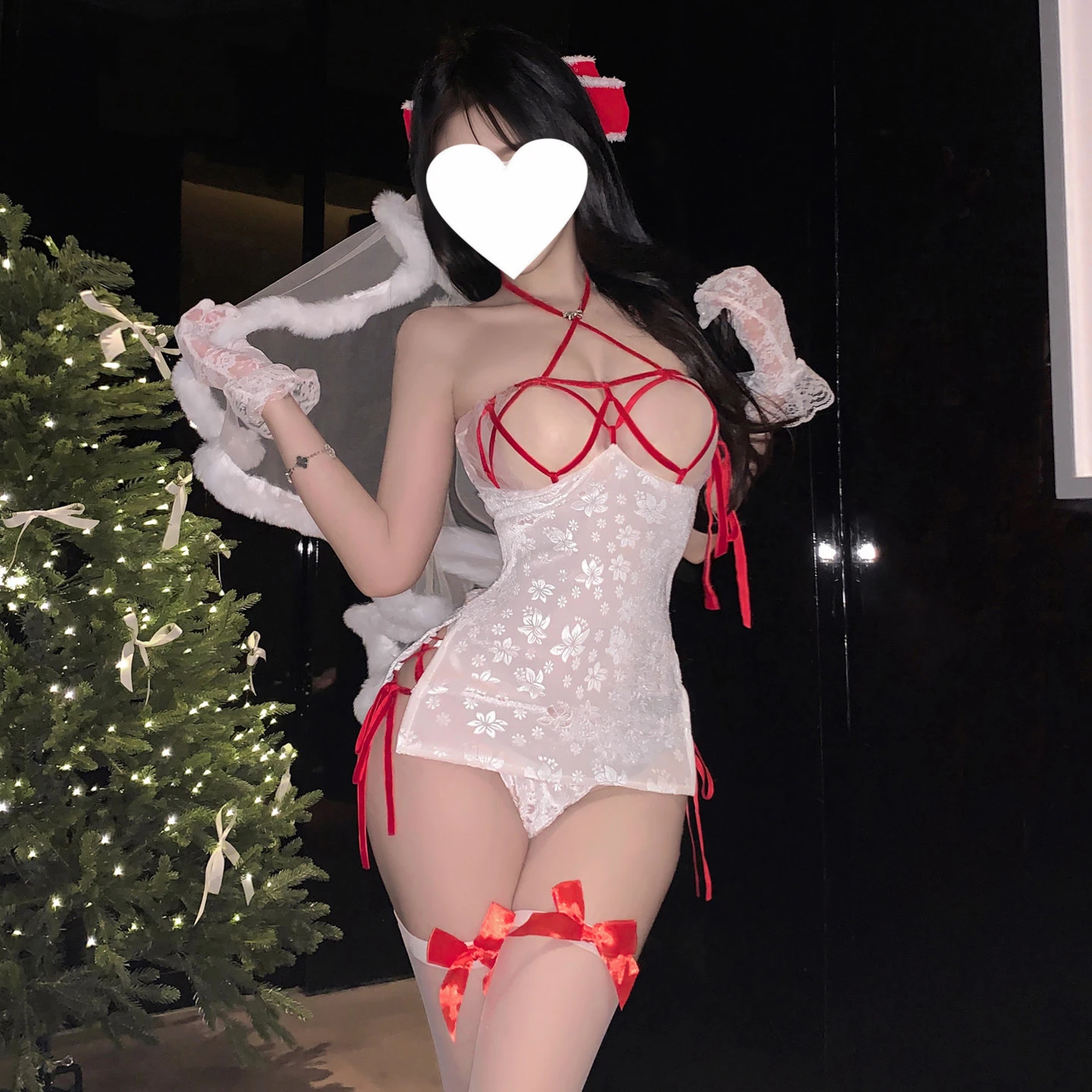 New Christmas Sexy Hanging Neck Hollow Out Maid Outfit Maid Dress Cosplay Classic Apron Maid Costume with Headwear Bodycon Skirt
New Christmas Sexy Hanging Neck Hollow Out Maid Outfit Maid Dress Cosplay Classic Apron Maid Costume with Headwear Bodycon Skirt