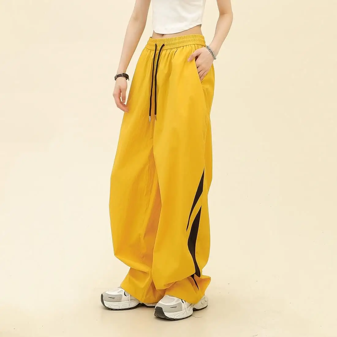 2025 spring and summer dopamine color-blocking casual pants for men's new loose American fashion sports wide-leg pants
2025 spring and summer dopamine color-blocking casual pants for men's new loose American fashion sports wide-leg pants