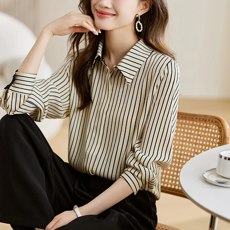 Striped Shirt Women Casual Blouse Female Lapel Long Sleeve Chic Shirts Ladies Fashion Loose Office Shirt Spring
Striped Shirt Women Casual Blouse Female Lapel Long Sleeve Chic Shirts Ladies Fashion Loose Office Shirt Spring