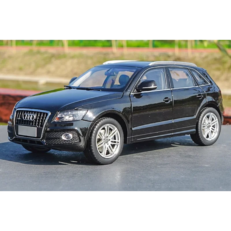 Литая в масштабе 1:18 Модель автомобиля Q5 из сплава, Готовая модель, коллекция, украшения, Подарочные игрушки, дисплей
Литая в масштабе 1:18 Модель автомобиля Q5 из сплава, Готовая модель, коллекция, украшения, Подарочные игрушки, дисплей