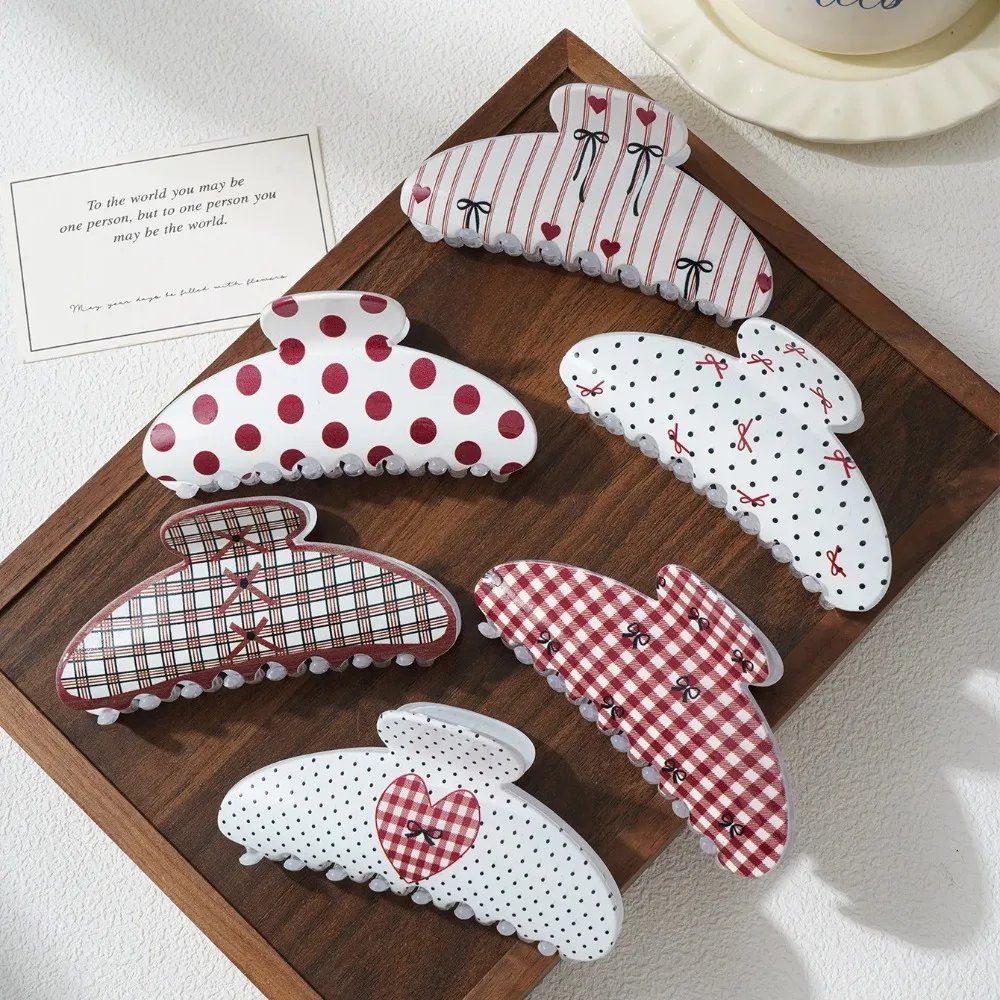 3 Designs New Love Heart Dots Grid Hair Claw Clips for Women Girls Sweat Korean Large Hairgrip Styling Accessories Holiday Gift
3 Designs New Love Heart Dots Grid Hair Claw Clips for Women Girls Sweat Korean Large Hairgrip Styling Accessories Holiday Gift