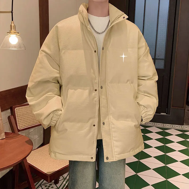 Мужская зимняя куртка из утолщенной искусственной кожи и хлопка в американском стиле, свободного кроя, с воротником-стойкой, модная, брендовая, премиум-класса.
Мужская зимняя куртка из утолщенной искусственной кожи и хлопка в американском стиле, свободного кроя, с воротником-стойкой, модная, брендовая, премиум-класса.