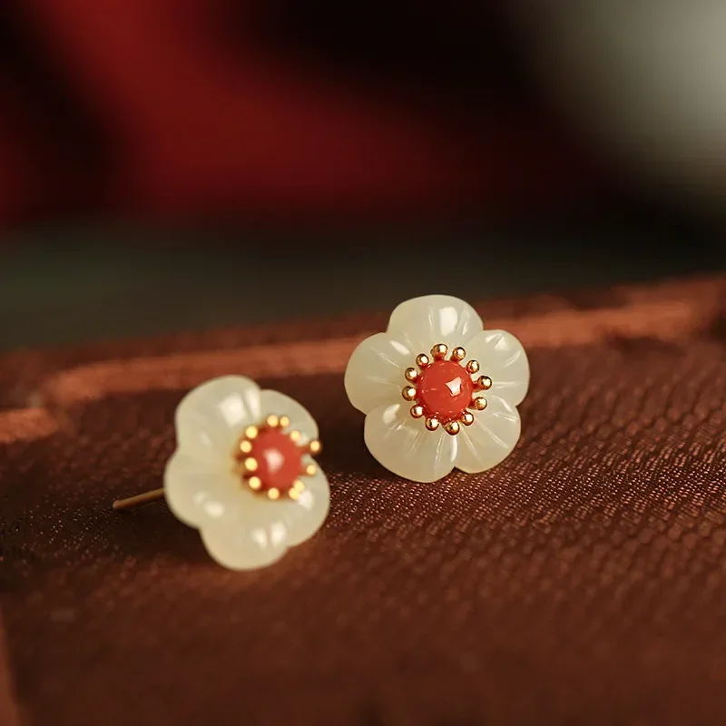 Natural Hotan Jade White Flower earrings for women Vintage South Red Tourmaline Plum Blossom earings stud Chinese Style Jewelry
Natural Hotan Jade White Flower earrings for women Vintage South Red Tourmaline Plum Blossom earings stud Chinese Style Jewelry