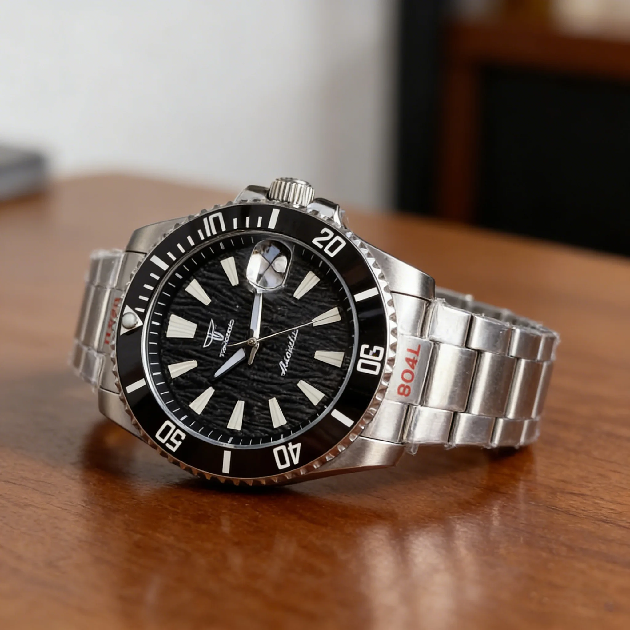 Tandorio Diving Automatic Mens Watch NH35A 200m Waterproof Sapphire Glass Luminous Textured Dial Black Chapter Ring 40mm
Tandorio Diving Automatic Mens Watch NH35A 200m Waterproof Sapphire Glass Luminous Textured Dial Black Chapter Ring 40mm