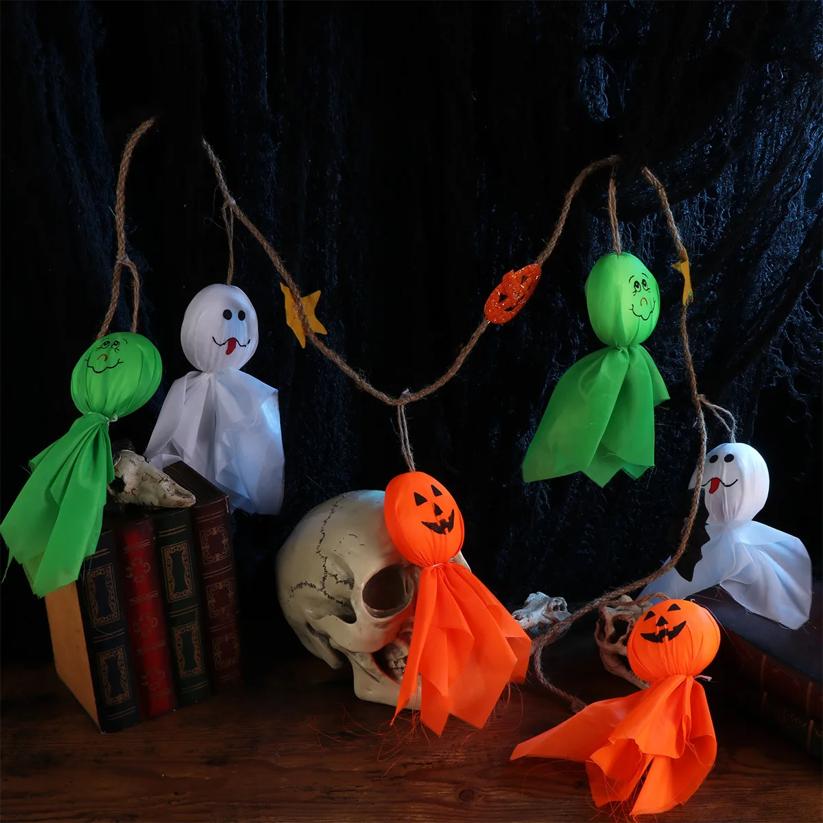 Ghost Head Bunting Banner Haunted Party Decor Spooky Halloween Garland Indoor Outdoor Hanging Decoration Scene Setup
Ghost Head Bunting Banner Haunted Party Decor Spooky Halloween Garland Indoor Outdoor Hanging Decoration Scene Setup