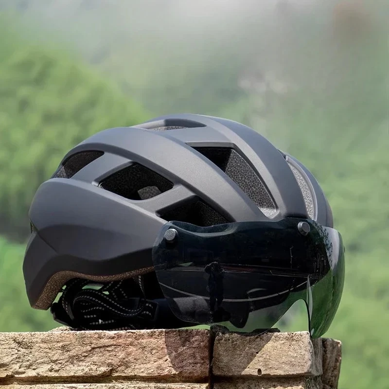 Bicycle helmet with brim Integrated cycling helmet Men's mountain road bike hard hat
Bicycle helmet with brim Integrated cycling helmet Men's mountain road bike hard hat