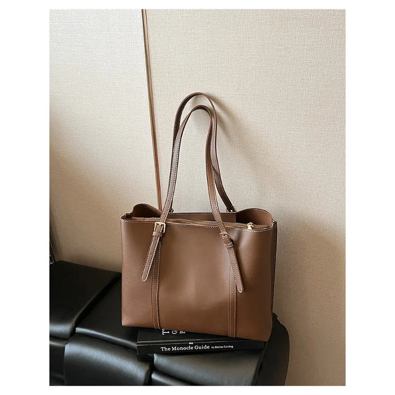 Elegant Leather Classic Designer Paris Large Capacity Fashion Handbag For Women Luxury Stylish And Practical Diaper Bags
Elegant Leather Classic Designer Paris Large Capacity Fashion Handbag For Women Luxury Stylish And Practical Diaper Bags