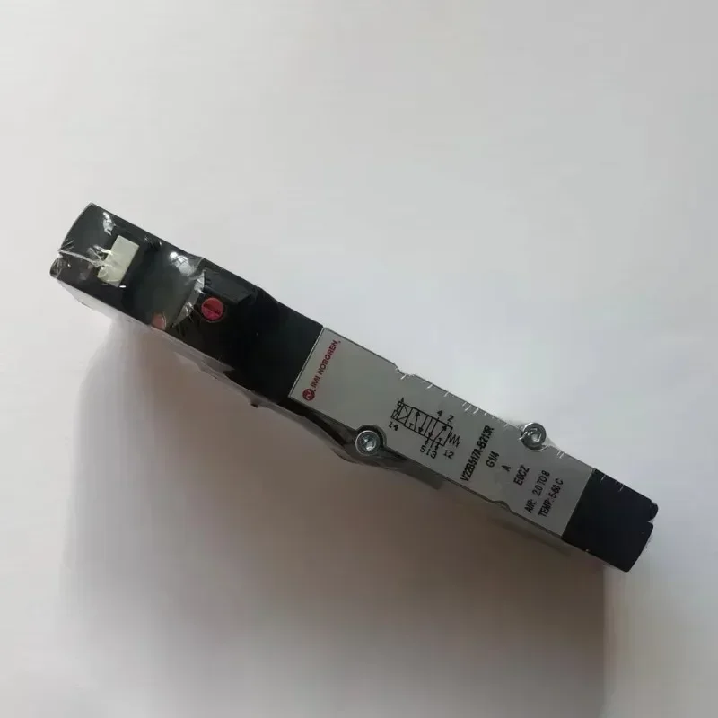 Hot SalesHot SalesV22B517A-B313R Pneumatic Solenoid Valve 2-8bar G1/4 V22B517A-B313R
Hot SalesHot SalesV22B517A-B313R Pneumatic Solenoid Valve 2-8bar G1/4 V22B517A-B313R
