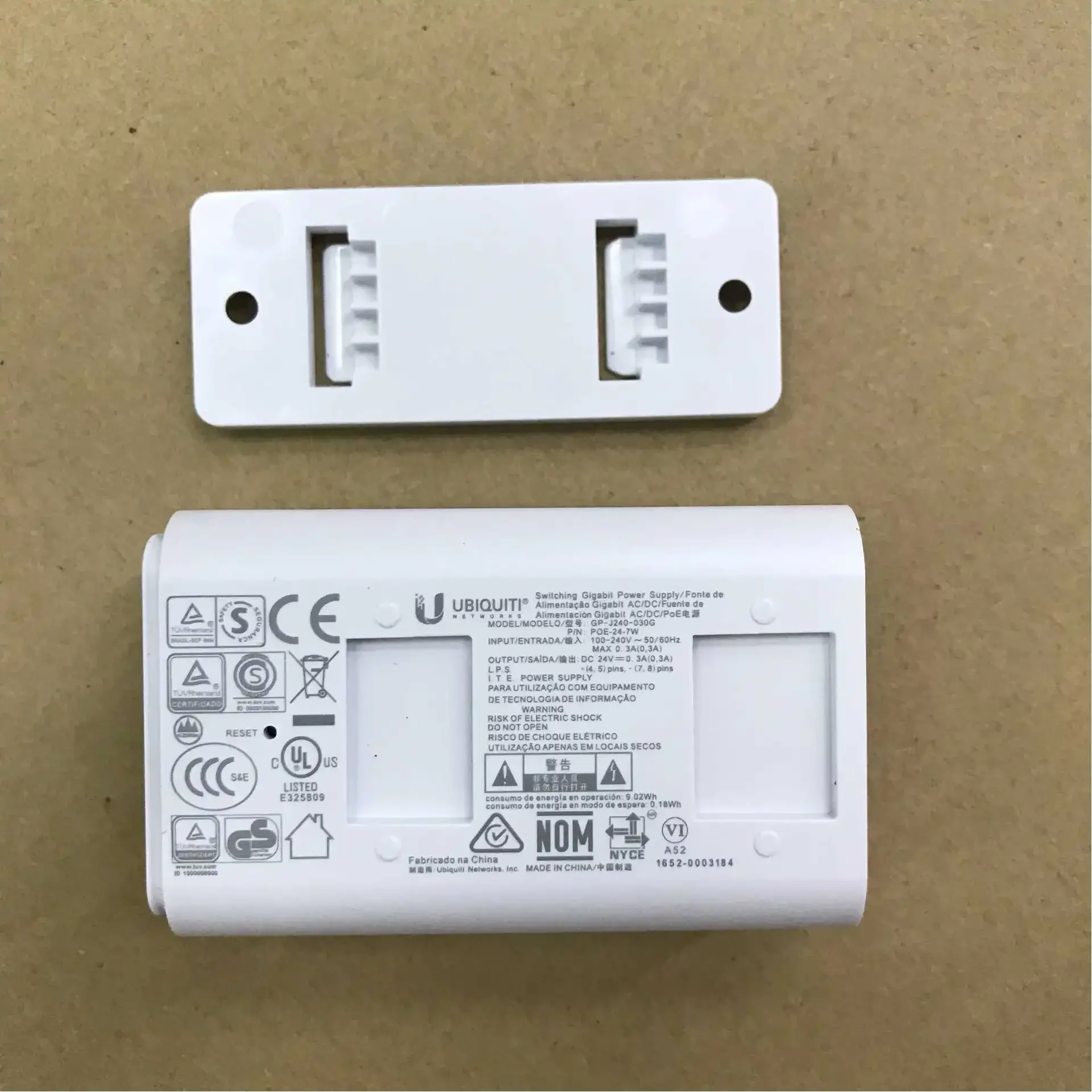 24V 0.3A Gigabit PoE Injector Power Supply, Compatible with Lite LR AP
24V 0.3A Gigabit PoE Injector Power Supply, Compatible with Lite LR AP