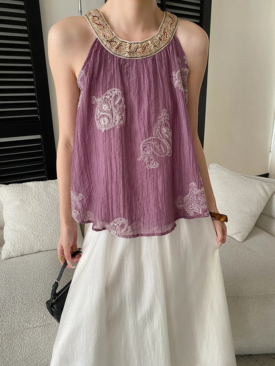 Summer women's retro ethnic style embroidery design, hanging neck sleeveless shirt top
Summer women's retro ethnic style embroidery design, hanging neck sleeveless shirt top
