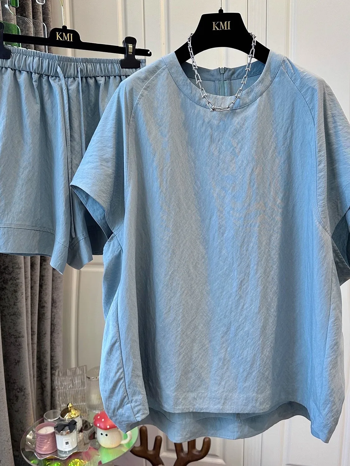 Japanese Style Cotton Linen Young Women's Summer Set Short Sleeve round Neck Top Shorts Two-Piece Suit Fashionable Casual Wear
Japanese Style Cotton Linen Young Women's Summer Set Short Sleeve round Neck Top Shorts Two-Piece Suit Fashionable Casual Wear