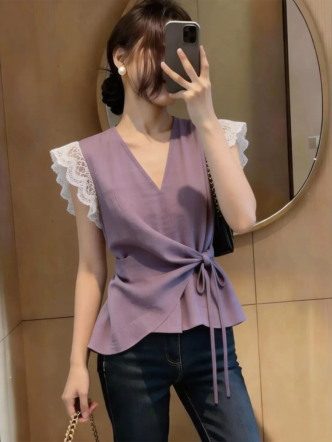 Elegant Lace Trim Belted Shirt Soft Short Sleeve Bow Tie Waist Design Ageless Versatile Korean Style Silk Blend Women's Top
Elegant Lace Trim Belted Shirt Soft Short Sleeve Bow Tie Waist Design Ageless Versatile Korean Style Silk Blend Women's Top