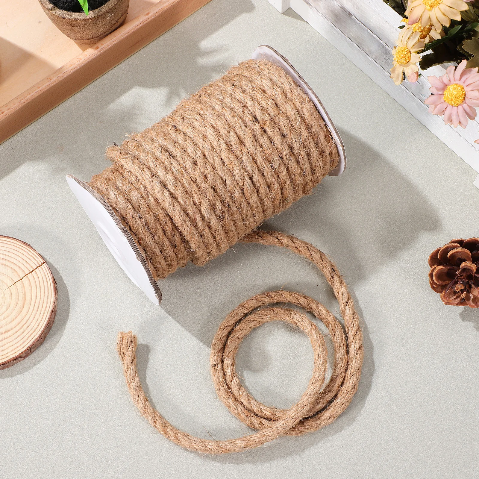1 Roll 8Mm 15M Jute Twine Rope Strong Heavy Duty Eco-Friendly Hemp Cord Decorative Craft String For Diy Wedding Garden Hanging 
1 Roll 8Mm 15M Jute Twine Rope Strong Heavy Duty Eco-Friendly Hemp Cord Decorative Craft String For Diy Wedding Garden Hanging