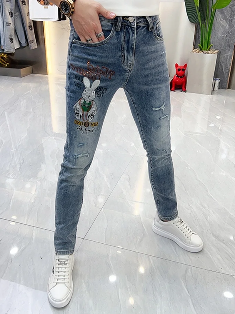 Slim Fit Men's Embroidered Jeans Trendy Korean Sle Light Colored Thin Elastic Casual Long Pants hine Waed Spring Summer
Slim Fit Men's Embroidered Jeans Trendy Korean Sle Light Colored Thin Elastic Casual Long Pants hine Waed Spring Summer