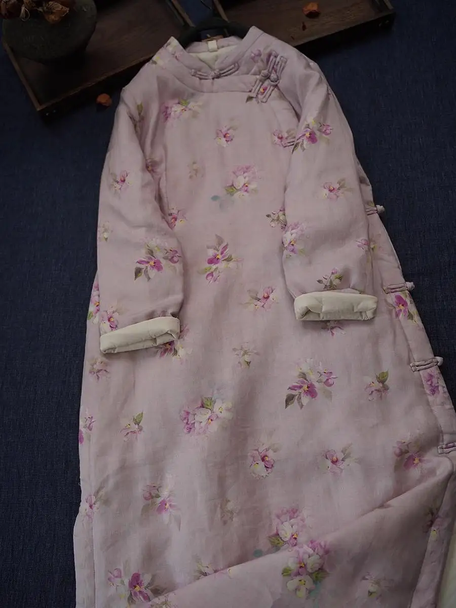 Новое китайское ретро-пальто из хлопка для осени и зимы, женская одежда с шелковым принтом, улучшенная модель для женщин
Новое китайское ретро-пальто из хлопка для осени и зимы, женская одежда с шелковым принтом, улучшенная модель для женщин