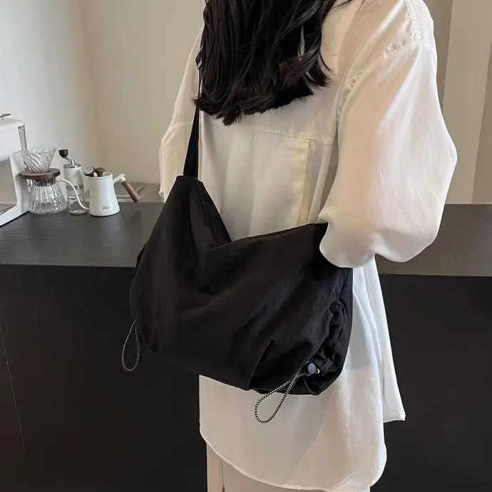 Leisure Commuting Travel Nylon Pure Color Large Capacity Single Shoulder Crossbody Tote Bag for Women
Leisure Commuting Travel Nylon Pure Color Large Capacity Single Shoulder Crossbody Tote Bag for Women