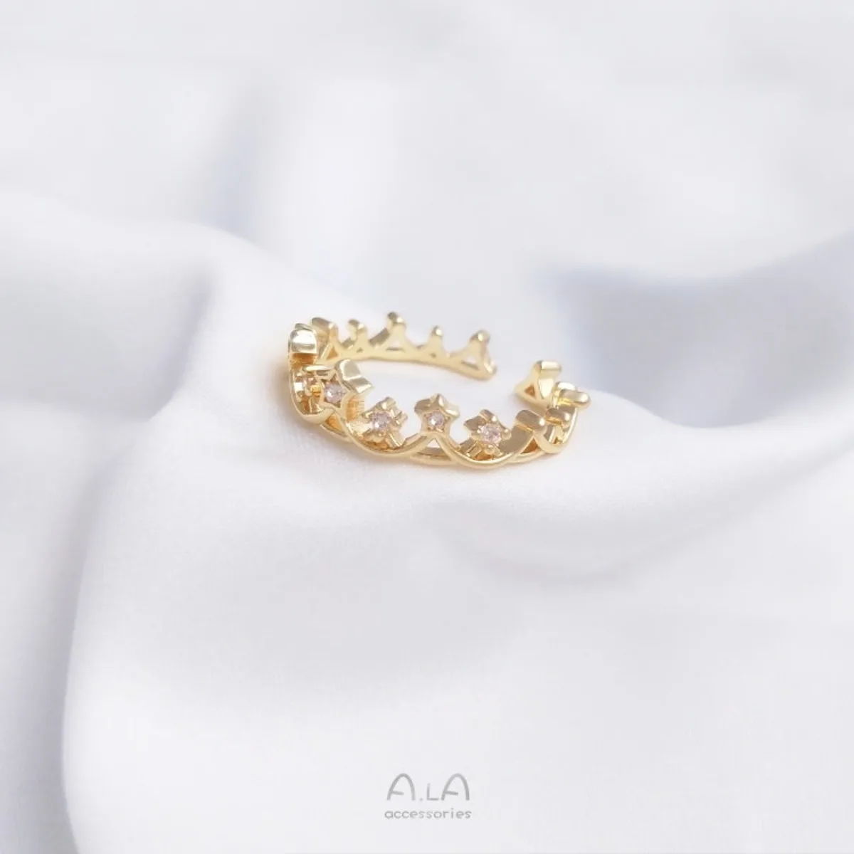 Special 14K Gold-plated Zircon Crown Ring, Fashionable High-end Design, Light Luxury Open Ring
Special 14K Gold-plated Zircon Crown Ring, Fashionable High-end Design, Light Luxury Open Ring