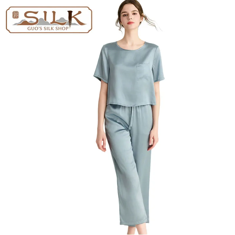 Женский комплект из натурального шелка - футболка с коротким рукавом и длинные брюки - 2 предмета - простой стиль, повседневная, удобная домашняя одежда
Женский комплект из натурального шелка - футболка с коротким рукавом и длинные брюки - 2 предмета - простой стиль, повседневная, удобная домашняя одежда