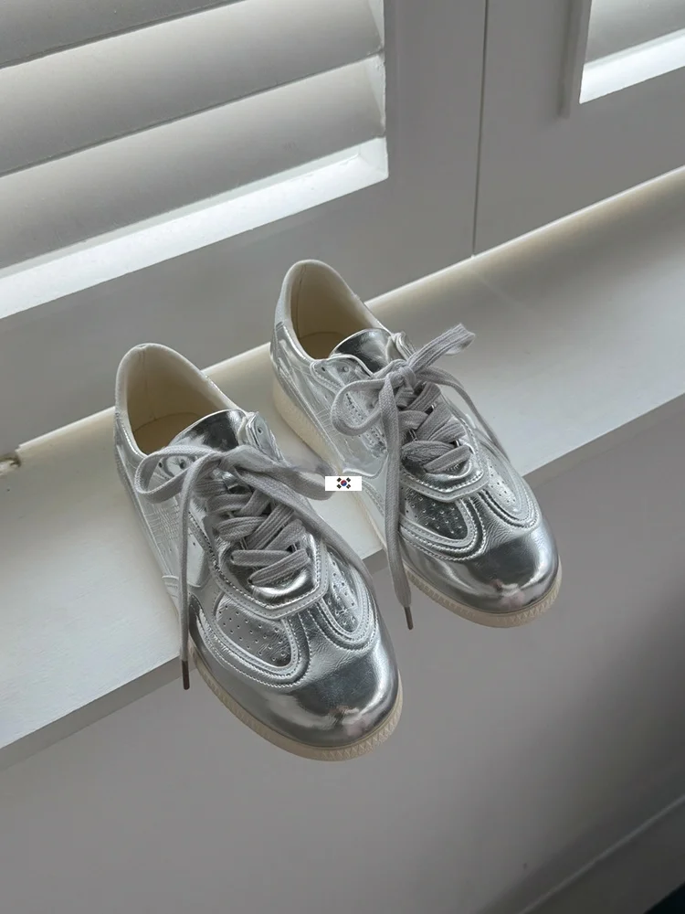 Silver Casual Skate Shoes for Women Student Fashion Trendsetting Korean Style All-Match Low-Top round Toe Flat Heel Shoes
Silver Casual Skate Shoes for Women Student Fashion Trendsetting Korean Style All-Match Low-Top round Toe Flat Heel Shoes